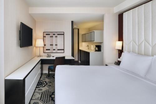 Residence Inn by Marriott New York Manhattan/Central Park Image