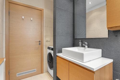 Koupelna v ubytování Modern, Stylish & Comfortable Apartment