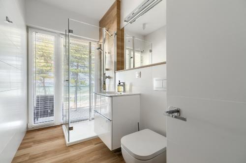 Bilik mandi di Let's Sea - City Apartments