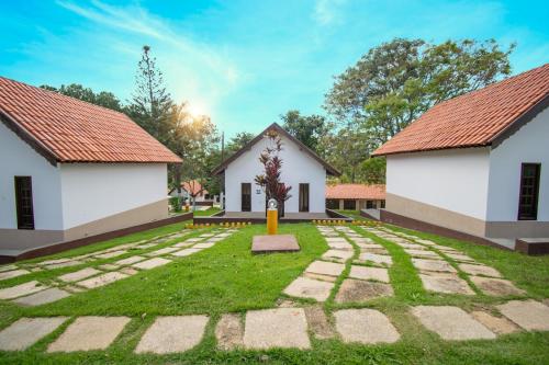 Taman di luar Hotel Dona Paschoalina