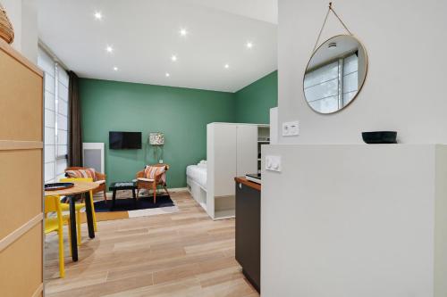 Pick A Flat's Apartment near Eiffel Tower - Allée Marguerite Yourcenar
