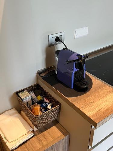 a desk with a printer on top of a desk at GreenValley BnB in Lapedona