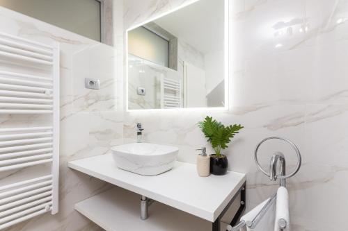 Bagno di Apartment Ena Near Pula Amphitheater