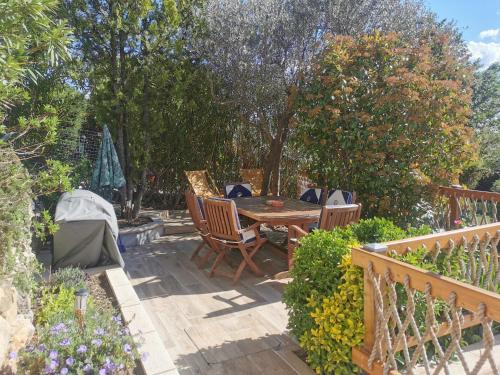 Κήπος έξω από το Guest House Casa Cassien