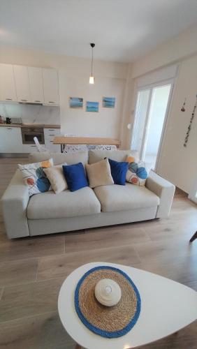 To Helidoni Apartment & Gardens