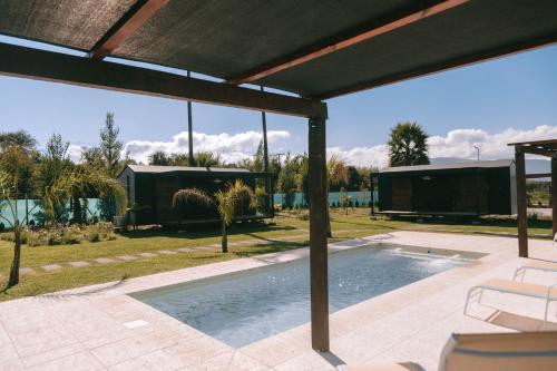 Kolam renang di atau dekat dengan Palmares Housing