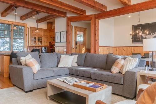 215 Double Eagle B2 - A Picturesque Cabin – Photos 3
