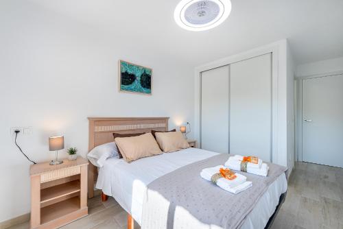 797 Holiday Rentals - Apartamento para 3 en Piscis con piscinas