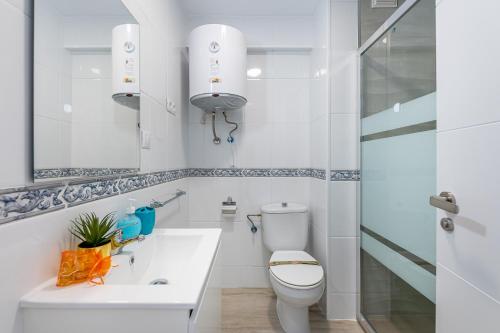 797 Holiday Rentals - Apartamento para 3 en Piscis con piscinas