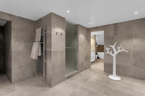 Koupelna v ubytování SK52 by the Sea, Unique spacious luxury, HG-17071