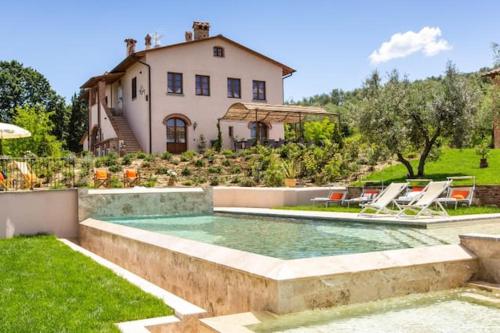 2 bedrooms appartement with shared pool jacuzzi and wifi at Bottega Genovini