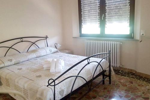 Un ou plusieurs lits dans un hébergement de l'établissement 4 bedrooms appartement with private pool furnished terrace and wifi at Villa Campanile
