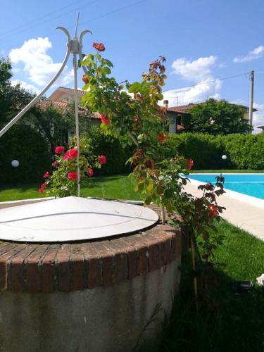 Bazén v ubytování Spacious Apartment in Villa Campanile with Private Pool nebo v jeho okolí