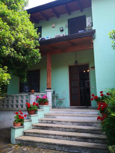 Exteriér nebo vchod ubytování Spacious Apartment in Villa Campanile with Private Pool