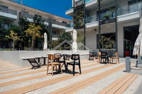 Μπαλκόνι ή βεράντα στο SunnyVillas: 2BR Mythical Apt*Swimming Pool*AK04