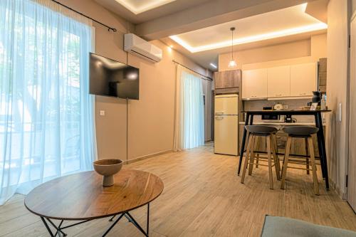 New Ventiri Suite 2, near Hilton, Athens Central, fully equipped