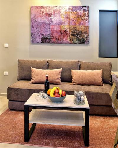 Mirma Halepa superior studio
