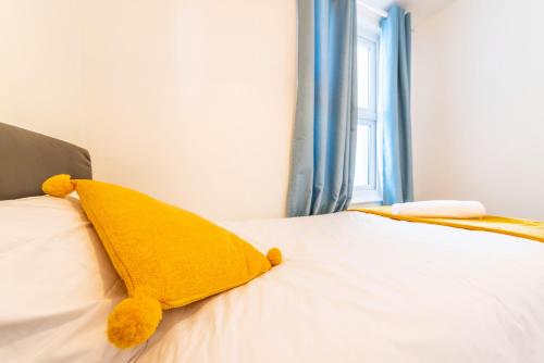 Φωτογραφία από το άλμπουμ του Stylish 3-bed Terraced House with Wi-Fi σε Chatham