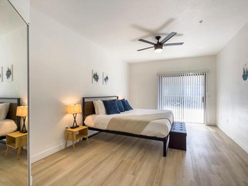 Postel nebo postele na pokoji v ubytování Golf Lover's CozySuites Kierland Commons