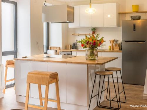 Maison de Caractère, Proche Gare et Centre, 6-8 Couchages, Jardin et Terrasse Privée - FR-1-349-202