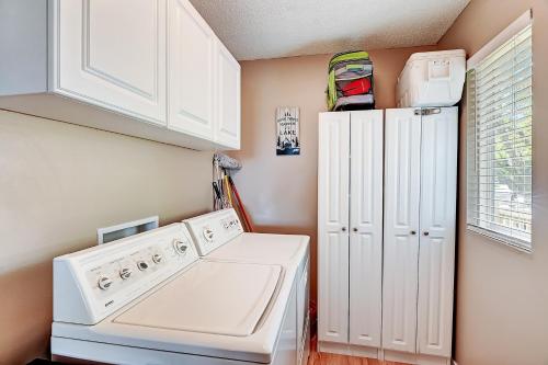 Una cocina o zona de cocina en Venture in Adventures
