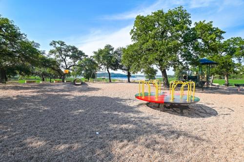 Zona de juegos infantil en Venture in Adventures