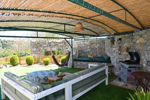 Κήπος έξω από το Forest view house in South Rethymno