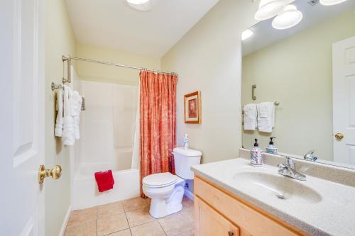 een badkamer met een toilet en een wastafel bij Taylorsville Cottage with Hot Tub and Lake Access! in Taylorsville