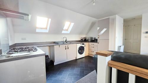 148 Mansell Road photo 11