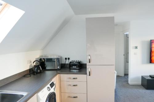 148 Mansell Road photo 25