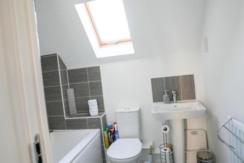 148 Mansell Road photo 29