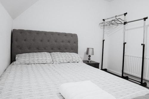 148 Mansell Road photo 35
