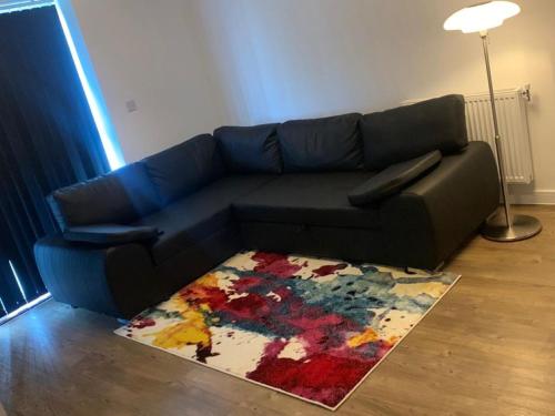 Posezení v ubytování Brand New Posh 1 Bed Lakeside Flat No parties No Events