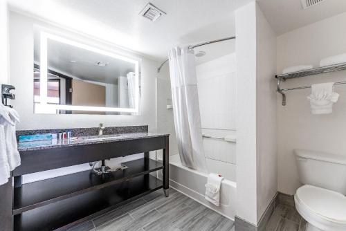 Koupelna v ubytování Chandler apartment 1bd Lux 1