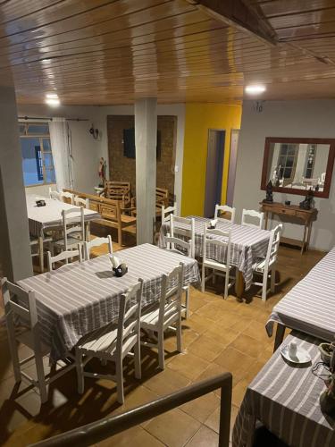 Restoran atau tempat lain untuk makan di Pousada da Mica
