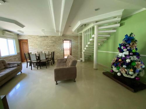 Χώρος καθιστικού στο Open House Praia Guilhermina
