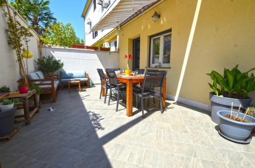 Apartments with parking spaces Rovinj - 20846