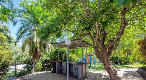 Island Serenity on Magnetic Islandにある庭