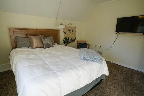Ένα ή περισσότερα κρεβάτια σε δωμάτιο στο 2 Bedroom Apartment near NDSU and Downtown Fargo