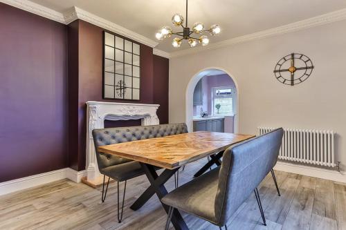 Ruang duduk di Luxury Spacious Pad with Games Room