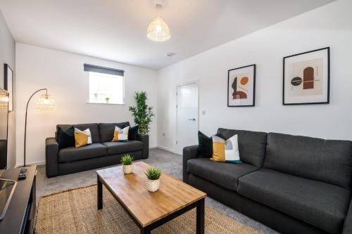 Host & Stay - The Roscoe Carriage House Image