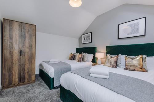 Host & Stay - The Roscoe Coach House Image