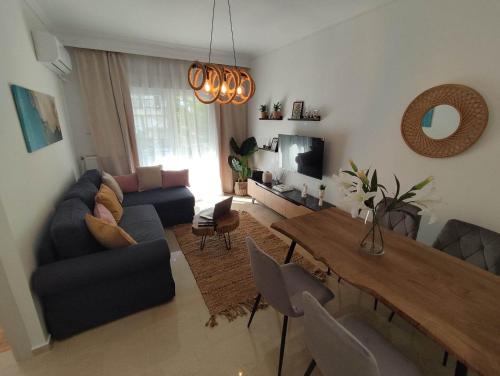 Haris modern apt. near the sea