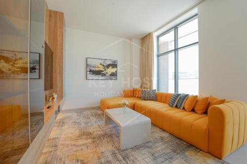 Posezení v ubytování KeyHost - Newly Furnished 2BR Apartment in Meydan - Dubai - K350