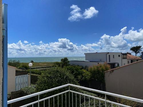 Appartement à deux pas de la plage avec balcon-terrasse - FR-1-336-112