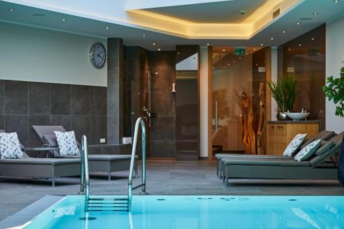Bazén v ubytování Hotel Gabi nebo v jeho okolí