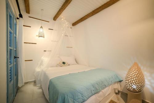 Posteľ alebo postele v izbe v ubytovaní Sunset Suite Elena