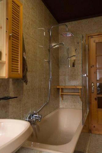Koupelna v ubytování Elegant Apartment near Villa-nabian with Shared Pool