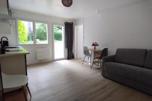 Ruang duduk di Appartement T2 Rochefort