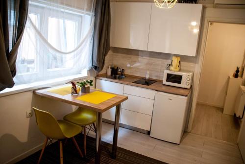 Köök või kööginurk majutusasutuses Apartments Lisinski - Private parking